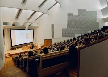 Why the lecture hall isn’t dead: implementing the cloud for a fulfilling learning experience